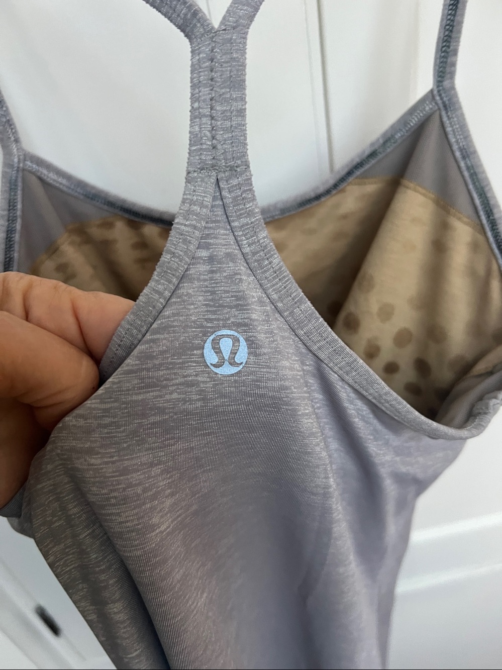 Lululemon y back flow Y shimmery silver top no pads shelf bra excellent 6